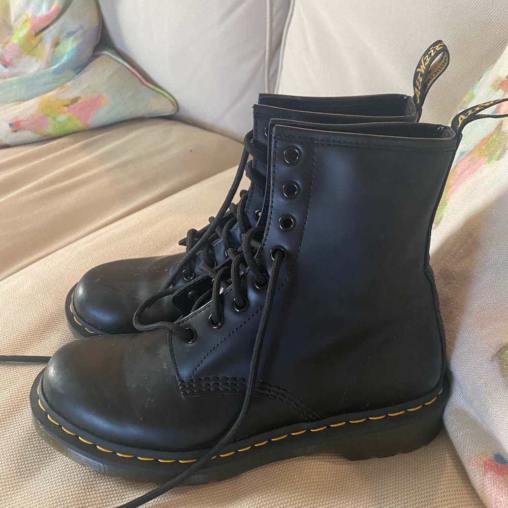 DR MARTENS